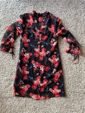 EXPRESS Black Floral Shift Dress with Red Pink Blooms Size XS